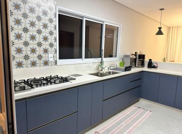 Casa · 200m² · 3 Quartos · Casa com 03 dormitórios à venda por R$ 1.400.000,00 em Atibaia/SP.