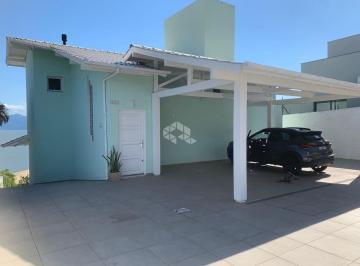 Casa · 300m² · 3 Quartos · PROPRIEDADE EXCLUSIVA COM DUAS RESIDÊNCIAS E VISTA PERMANENTE PARA O MAR