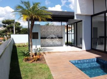 Casa · 235m² · 3 Quartos · Casa com 03 suítes no valor de R$ 1.640.000,00 em Atibaia/SP.