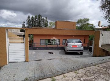 Casa · 220m² · 4 Quartos · 3 Vagas · Casa com 03 dormitórios à venda por R$ 1.450.000,00 em Atibaia/SP
