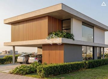 Casa · 297m² · 3 Quartos · Projeto Residencial de Alto Padrão com 3 Suítes e Área de Lazer Completa