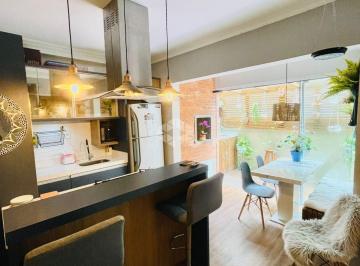 Apartamento · 60m² · 2 Quartos · 1 Vaga · Apartamento térreo mobiliado à venda no Campeche com 2 dormitórios e suíte