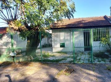 Casa · 70m² · 2 Quartos · 3 Vagas · Casa de 2 quartos, com garagem coberta e pátio