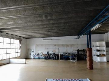 Casa · 516m² · 4 Quartos · 2 Vagas · Predio comercial 515m² bairro Azenha