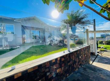 Casa · 210m² · 2 Quartos · 2 Vagas · Casa à venda com 02 quartos sendo 1 suíte, piscina no bairro Igrejinha em Lajeado
