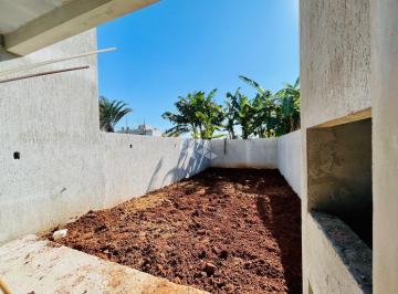 Casa · 109m² · 2 Quartos · 2 Vagas · Sobrado com 2 Dormitórios, Suíte e Amplo Pátio no Bairro Montanha em Lajeado
