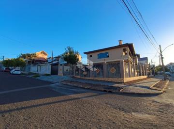 Casa · 154m² · 3 Quartos · 4 Vagas · Casa Sobrado 3 dormitórios sendo 1 suíte e 5 banheiros.