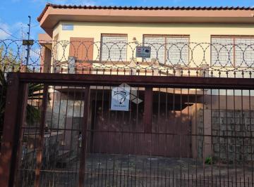 Casa · 250m² · 3 Quartos · 4 Vagas · CASA À VENDA - BAIRRO SANTA FÉ