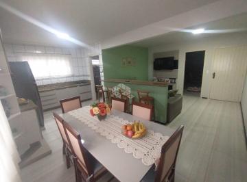 Casa · 132m² · 3 Quartos · CASA COM 3 QUARTOS SENDO 1 SUÍTE EM TIJUCAS SC, BAIRRO CENTRO À VENDA.