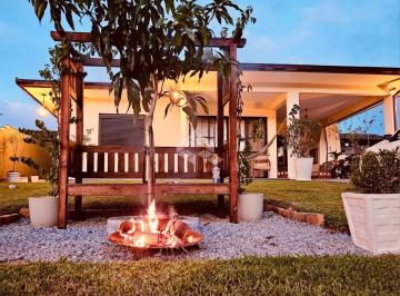 Casa · 120m² · 3 Quartos · 4 Vagas · CASA COM 2 DORMITÓRIOS SENDO 1 SUÍTE EM SANTO AMARO DA IMPERATRIZ SC, BAIRRO VARGEM GRANDE À VENDA.