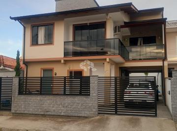Casa · 220m² · 4 Quartos · 2 Vagas · CASA SOBRADO COM 4 QUARTOS SENDO 1 SUÍTE EM PALHOÇA SC, BAIRRO MADRI À VENDA.