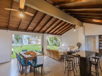 Casa · 278m² · 3 Quartos · 4 Vagas · Casa com 3 dormitórios, sacada 4 vagas com elevador no Petrópolis
