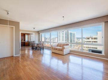 Apartamento · 170m² · 3 Quartos · 2 Vagas · Apartamento 3 dormitórios com 1 suíte e 2 vagas no Bairro Bom Fim