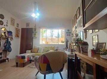 Casa · 144m² · 3 Quartos · 2 Vagas · Sobrado no Jardim São com 3 dormitórios e 2 vagas