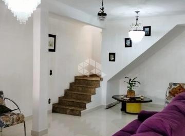 Casa · 221m² · 3 Quartos · 2 Vagas · Casa na Vila Guilherme com 3 dormitórios e 2 vagas de garagem.