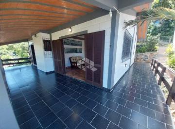 Casa · 300m² · 3 Quartos · 5 Vagas · Casa Mobiliada com 3 Quartos, Suíte, Vista para o Mar e Amplo Terraço à Venda - Ponta das Canas/Lago