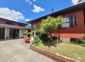 Casa · 260m² · 4 Quartos · 5 Vagas · Casa mista em amplo terreno, no bairro Viamópolis