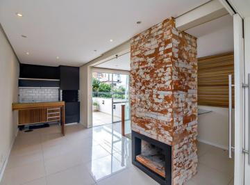 Apartamento · 94m² · 1 Quarto · Cobertura semimobiliada com 1 dormitório, terraço e lareira no Auxiliadora