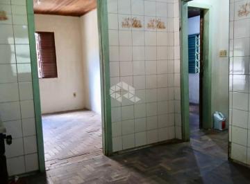 Casa de 3 quartos, Porto Alegre · Casa com amplo terreno com  3  dormitórios, 2 banheiros e 2 vagas na  garagem no bairro Belém Novo