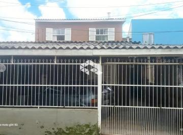 Casa · 105m² · 3 Quartos · 2 Vagas · Casa em localização previlegiada em bairro em Porto Alegre.