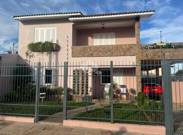 Casa · 318m² · 4 Quartos · 2 Vagas · Casa de dois pisos, mobiliada com 4 quartos/dormitórios no bairro Sta Terezinha em Vacaria.