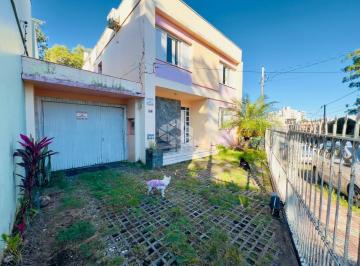 Casa · 221m² · 3 Quartos · 3 Vagas · Casa central à venda na Travessa Domingues Trevisan