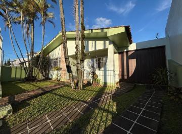 Casa · 180m² · 4 Quartos · 2 Vagas · CASA COM 4 DORMITÓRIOS E PÁTIO - BAIRRO DUQUE DE CAXIAS