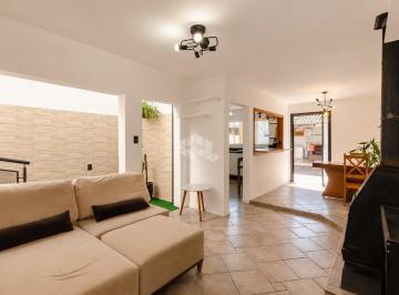 Casa · 98m² · 4 Quartos · 2 Vagas · Casa 4 dormitórios 2 vagas e churrasqueira