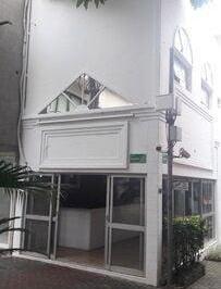 Comercial · 64m² · Centro Comercial Alphaville - Prédio Comercial à Venda em Alphaville | 3 Andares | Esquina | Investi