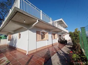 Casa · 135m² · 3 Quartos · 2 Vagas · Casa Sobrado 242m² de área contruida. Praia do Pinhal