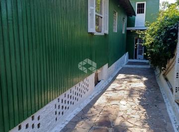 Casa · 180m² · 5 Quartos · 3 Vagas · Casa de 5 dormitórios, próximo da Av. Nonoai no Bairro Nonoai.