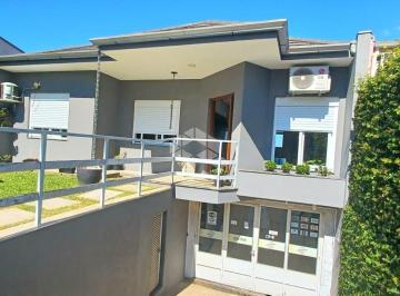 Casa · 220m² · 3 Quartos · 3 Vagas · Casa com 3 dormitórios, sendo 1 suíte no Bairro Lomba da Palmeira