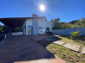 Casa · 111m² · 2 Quartos · 2 Vagas · Oportunidade no Bairro Monte Verde: Casa com 02 Dormitórios! Modernidade e Conforto