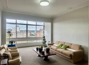 Apartamento · 117m² · 3 Quartos · Apartamento com três quartos sendo uma suíte,