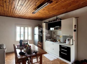 Casa · 184m² · 6 Quartos · 1 Vaga · Casa de dois andares com 6 dormitórios bairro São Francisco Farroupilha -RS