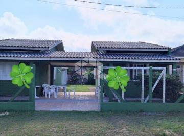 Casa · 150m² · 4 Quartos · 2 Vagas · Duas casas em terreno com 300m² no Balneário Pérola