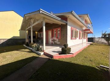 Casa · 229m² · 4 Quartos · 4 Vagas · Casa de 3 dormitórios no Bairro Belvedere em Farroupilha