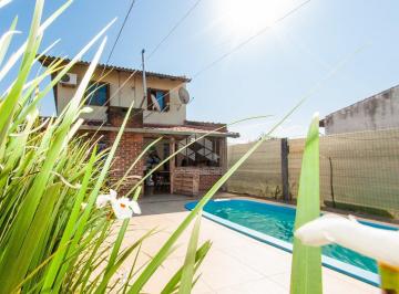 Casa · 136m² · 3 Quartos · 3 Vagas · Casa com 3 dormitórios, piscina e muito bem localizado no bairro São João, em Montenegro