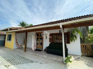 Casa · 160m² · 4 Quartos · 4 Vagas · Casa com 2 dormitórios nos Ingleses em terreno de 350m²