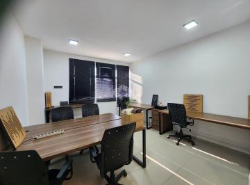 Comercial · 25m² · 1 Vaga · Sala Comercial Mobiliada de 25 m² com Vaga de Garagem no Estreito. Pronta para Uso