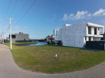 Terreno · 376m² · Lote de esquina com 375,80m² fundos para o lago no condomínio fechado Zen Concept Resort em Xangri-L
