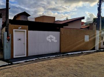 Casa · 90m² · 3 Quartos · 2 Vagas · Casa 3 dormitórios com 1 suíte no Rio Vermelho