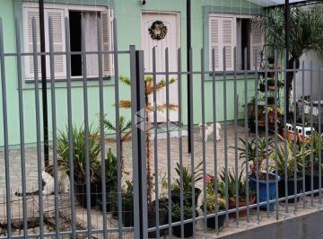 Casa · 100m² · 6 Quartos · Duas casas com pátio frente e fundos no Desvio Rizzo