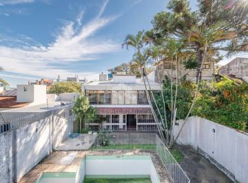 Casa · 526m² · 3 Quartos · 5 Vagas · Casa de 526m² com 3 dormitórios, 1 suíte e 5 vagas / ZS de Poa - Bairro Cristal