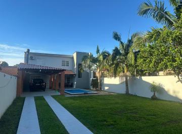 21 · Casa completa, reformada e com piscina a 2 quadras do Zaffari Hípica!