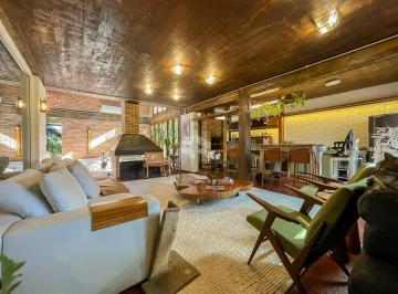 Casa · 338m² · 4 Quartos · 3 Vagas · Casa em condomínio com 4 quartos com vista para o Rio Guaíba.