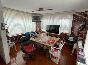 Casa · 268m² · 1 Quarto · 2 Vagas · Casa de esquina no coração do Menino Deus! Venha Conhecer.