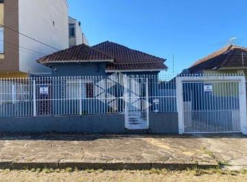 Casa · 120m² · 3 Quartos · 2 Vagas · Casa com 3 quartos e 120m² à venda em Passo da Areia, Porto Alegre.