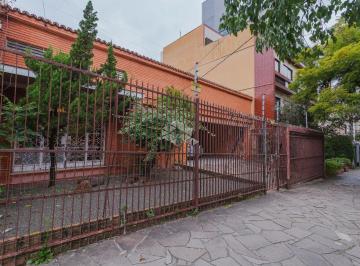 Casa · 385m² · 3 Quartos · 3 Vagas · Casa com 3 quartos e 385m² à venda em Petrópolis, Porto Alegre.