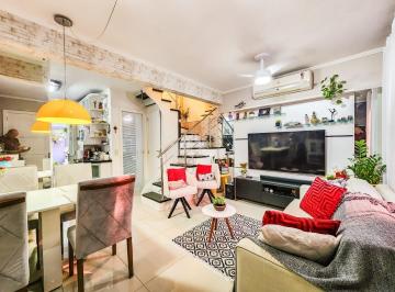 Casa · 77m² · 3 Quartos · 2 Vagas · Casa com 3 dormitórios e 2 vagas de garagem, no bairro Humaitá, em Porto Alegre.